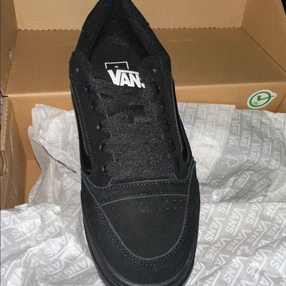 Vans - Picture 2 of 8